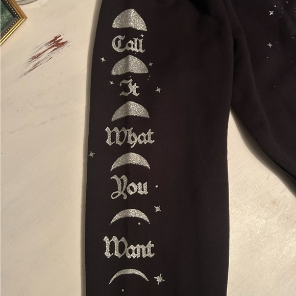 Taylor Swift Black Graphic Sweatshirt - Picture 4 of 5